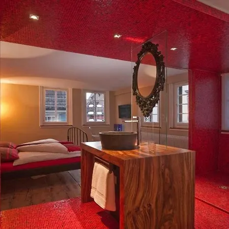 Hotel Loewen *