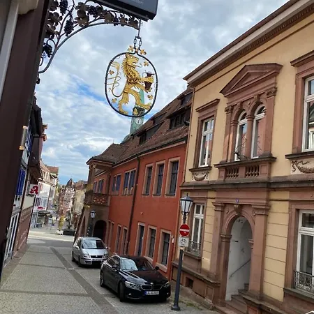 Отель Loewen Лар